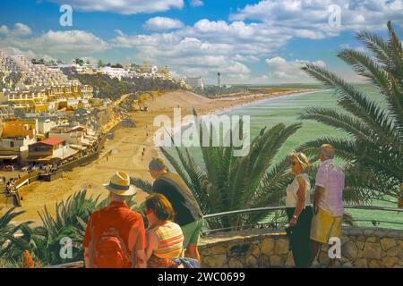 Fuerteventura-Süd Blick auf den Strand in li. Morro Jable e Jandia den Leuchtturm sowie li. Davon Robinson Club und vorn der Ort Morro Jable - gesehen AM 22.01.2017 *** Fuerteventura vista sud della spiaggia a sinistra Morro Jable e Jandia il faro e a sinistra del Robinson Club e di fronte al villaggio Morro Jable visto il 22 01 2017 Foto Stock