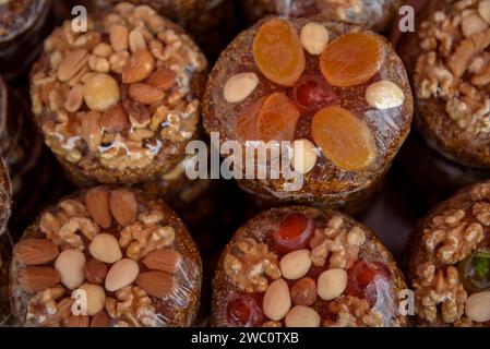 Prodotti gastronomici tradizionali catalani provenienti dal mercato sotto l'abbazia di Montserrat (Bages, Barcellona, Catalogna, Spagna) Foto Stock