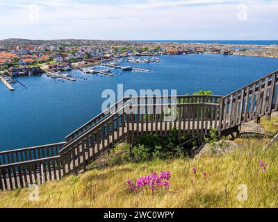 Una vista sull'arcipelago di Smogen, una località nella provincia svedese di Vastra Gotalands lan e la storica provincia di Bohuslan sulla Svezia Foto Stock