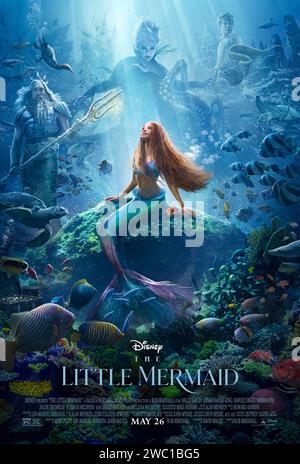 The Little Mermaid (2023), diretto da Rob Marshall e interpretato da Halle Bailey, Jonah Hauer-King e Melissa McCarthy. Una giovane sirena fa un patto con una strega di mare per scambiare la sua bella voce con le gambe umane in modo che possa scoprire il mondo sopra l'acqua e impressionare un principe. Poster US One sheet ***SOLO PER USO EDITORIALE***. Credito: BFA / Walt Disney Studios Foto Stock