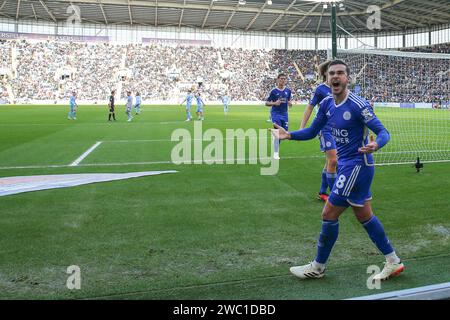 Harry Winks di Leicester City celebra il suo obiettivo di realizzarlo 0-1 durante la partita del campionato Sky Bet Coventry City vs Leicester City alla Coventry Building Society Arena, Coventry, Regno Unito, il 13 gennaio 2024 (foto di Gareth Evans/News Images) Foto Stock