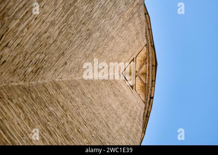 Vista della Torre di Toghrol, vista dall'angolo basso della Torre di Toghrol. Foto Stock