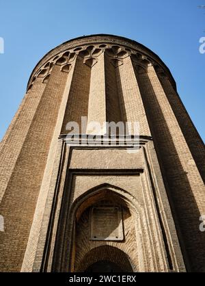 Vista della Torre di Toghrol, vista dall'angolo basso della Torre di Toghrol. Foto Stock