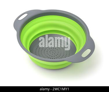 Colander in silicone verde pieghevole isolato su bianco Foto Stock