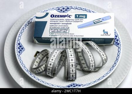 Penna per iniezione di insulina Ozempic o penna per cartuccia di insulina per diabetici. Attrezzature mediche per parienti diabetici. Foto Stock