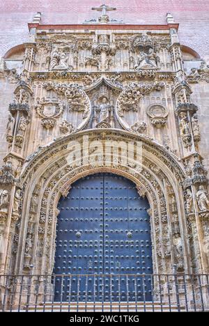 Malaga, Spagna, il portale principale della Cattedrale di Malaga (o Santa Iglesia Catedral Basílica de la Encarnación) Foto Stock