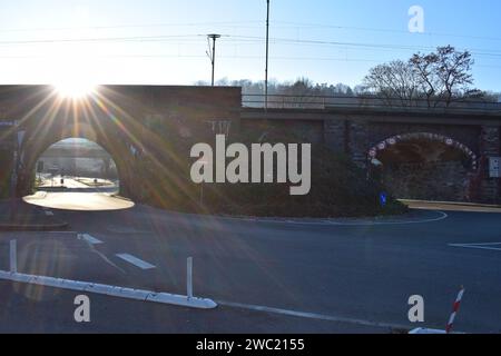 ponte con cancello ad arco Foto Stock