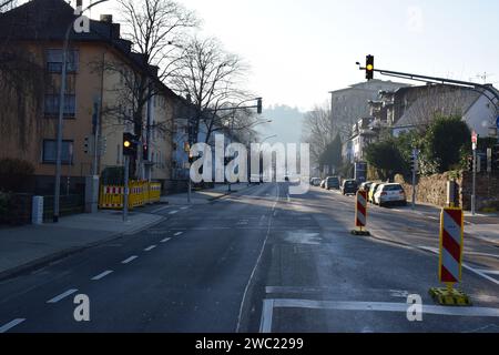 sito di ricostruzione del ponte in una città Foto Stock