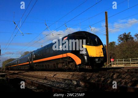 180 treno classe Zephyr, Grand Central Trains, East Coast Main Line Railway, St Neots Town, Cambridgeshire, Inghilterra, Regno Unito Foto Stock