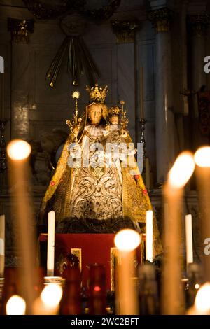 Statua devozionale nostra Signora di Anversa, Cattedrale di nostra Signora, cathédrale Notre-Dame, Anversa, Fiandre, Belgio, Europa Foto Stock