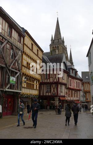 Le case a graticcio di Vannes, una piccola città francese in Bretagna Foto Stock