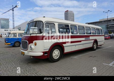 Un vecchio allenatore a Varsavia, in Polonia Foto Stock