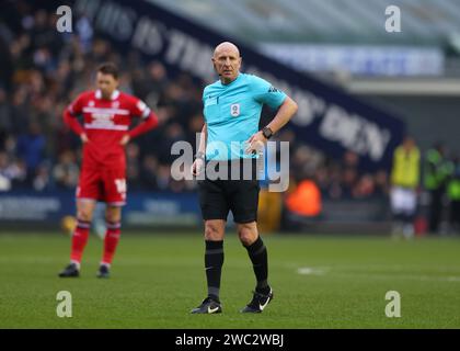 The Den, Bermondsey, Londra, Regno Unito. 13 gennaio 2024. EFL Championship Football, Millwall vs Middlesbrough; arbitro Andy Davies Credit: Action Plus Sports/Alamy Live News Foto Stock