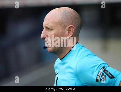 The Den, Bermondsey, Londra, Regno Unito. 13 gennaio 2024. EFL Championship Football, Millwall vs Middlesbrough; arbitro Andy Davies Credit: Action Plus Sports/Alamy Live News Foto Stock