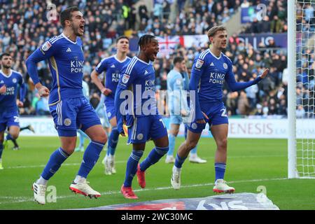 Harry Winks di Leicester City celebra l'obiettivo della sua squadra di raggiungere il 0-1 durante la partita del campionato Sky Bet Coventry City vs Leicester City alla Coventry Building Society Arena, Coventry, Regno Unito, il 13 gennaio 2024 (foto di Gareth Evans/News Images) Foto Stock