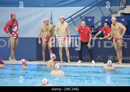 Dubrovnik, Croazia. 13 gennaio 2024. DUBROVNIK, CROAZIA - 13 GENNAIO: Georgia Head Coach Dejan Stanojevic durante la gara di classificazione del Campionato europeo di pallanuoto maschile 2024 tra Georgia e Germania presso il Gruz Pool il 13 gennaio 2024 a Dubrovnik, Croazia. Foto: Grgo Jelavic/PIXSELL credito: Pixsell/Alamy Live News Foto Stock