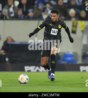 Darmstadt, Deutschland. 13 gennaio 2024. 13.01.2024, xdcx, Fussball Bundesliga, SV Darmstadt 98 - Borussia Dortmund, emonline, emspor, despor, v.l., LE NORMATIVE DFL/DFB DI JADON SANCHO (BORUSSIA DORTMUND) VIETANO QUALSIASI USO DI FOTOGRAFIE COME SEQUENZE DI IMMAGINI E/O QUASI-VIDEO. Credito: dpa/Alamy Live News Foto Stock