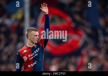 Genova, Italia. 13 gennaio 2024. Albert Gudmundsson del Genoa CFC gestisce durante la partita di serie A tra Genoa CFC e Torino FC. Crediti: Nicolò campo/Alamy Live News Foto Stock
