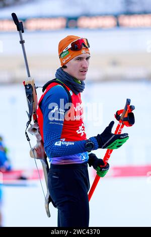 RUHPOLDING, GERMANIA - 13 GENNAIO 2024: Sprint maschile. Ruhpolding Biathlon World Cup 2024 alla Chiemgau Arena Foto Stock