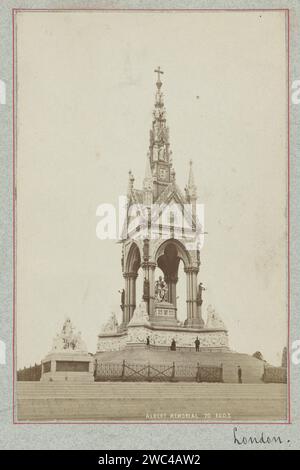 Albert Memorial in de Kensington Gardens a Londen, Francis Godolphin Osbourne Stuart, 1870 - 1881 Fotografia Kensington Gardens carta albumen print Monument, statua Albert Memorial Foto Stock