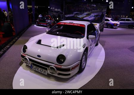 Maastricht Automobil, Oldtimer, Ausstellung, 29. InterClassics Maastricht, Niederlande, 13.01.2024 Historisches Ford RS 200 gruppo B Rallyefahrzeug Automobil, Oldtimer, Ausstellung, 29. InterClassics Maastricht, Niederlande, 13.01.2024 *** Maastricht Automobile, auto d'epoca, mostra, 29 InterClassics Maastricht, Paesi Bassi, 13 01 2024 Historic Ford RS 200 Group B rally car Automobile, auto d'epoca, mostra, 29 InterClassics Maastricht, Paesi Bassi, 13 01 2024 Copyright: xAugstx/xEibner-Pressefotox EP jat Foto Stock