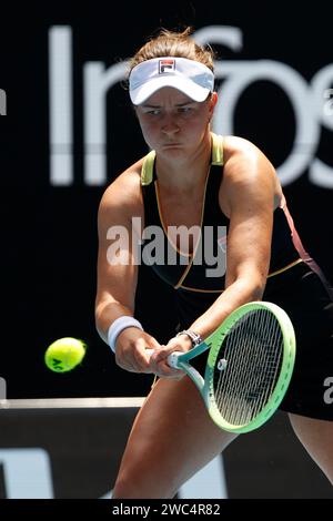 Melbourne, Victoria, Australia. 14 gennaio 2024. Barbora Krejcikova (CZE) in azione durante il loro primo round di singolare contro mai Hontana (JPN) il giorno uno degli Australian Open 2024 al Melbourne Park il 14 gennaio 2024 a Melbourne, in Australia. (Immagine di credito: © Ciro De Luca/ZUMA Press Wire) SOLO USO EDITORIALE! Non per USO commerciale! Foto Stock