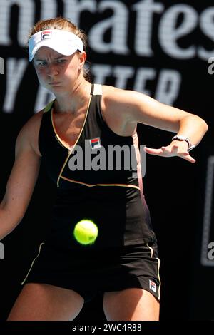 Melbourne, Victoria, Australia. 14 gennaio 2024. Barbora Krejcikova (CZE) in azione durante il loro primo round di singolare contro mai Hontana (JPN) il giorno uno degli Australian Open 2024 al Melbourne Park il 14 gennaio 2024 a Melbourne, in Australia. (Immagine di credito: © Ciro De Luca/ZUMA Press Wire) SOLO USO EDITORIALE! Non per USO commerciale! Foto Stock