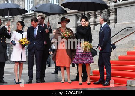 Copenaghen/Danimarca 02 ottobre 2018.. La famiglia raoyal danese H.M.la Regina Margrethe II arriva una prima volta dopo la morte del suo marito principe ereditario principe Federico e la pricessa della Corona Maria e il principe joachim e la principessa marie e la principessa Benedikt e la famiglia reale sono stati accolti dal parlamento danese eletti membri e presidente del parlamento MS.Pia Kjarsgaard in danese Parliamenet si apre ogni anno come anche quest'anno a christiansborg a Copenhagen in Danimarca. (Foto. Francis Joseph Dean / Deanpictures. Foto Stock