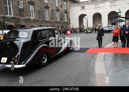 Copenaghen/Danimarca 02 ottobre 2018.. La famiglia raoyal danese H.M.la Regina Margrethe II arriva una prima volta dopo la morte del suo marito principe ereditario principe Federico e la pricessa della Corona Maria e il principe joachim e la principessa marie e la principessa Benedikt e la famiglia reale sono stati accolti dal parlamento danese eletti membri e presidente del parlamento MS.Pia Kjarsgaard in danese Parliamenet si apre ogni anno come anche quest'anno a christiansborg a Copenhagen in Danimarca. (Foto. Francis Joseph Dean / Deanpictures. Foto Stock