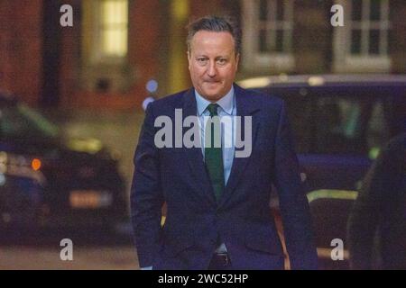 Londra, Inghilterra, Regno Unito. 14 gennaio 2024. Il segretario agli Esteri DAVID CAMERONis è visto a Westminster prima di apparire domenica mattina con Trevor Phillips. (Immagine di credito: © Tayfun salci/ZUMA Press Wire) SOLO USO EDITORIALE! Non per USO commerciale! Foto Stock