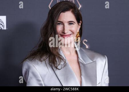 Los Angeles, Stati Uniti. 13 gennaio 2024. LOS ANGELES, CALIFORNIA, USA - 13 GENNAIO: Kathryn Hahn arriva al 75° Annual Primetime Emmy Awards Performer Nominees Celebration tenutosi al JW Marriott Los Angeles L.A. LIVE Platinum Ballroom il 13 gennaio 2024 a Los Angeles, California, Stati Uniti. (Foto di Xavier Collin/Image Press Agency) credito: Image Press Agency/Alamy Live News Foto Stock