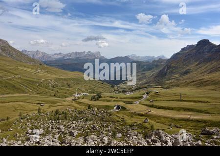 Escursioni nella catena del col Rodella delle Dolomiti, Italia Foto Stock