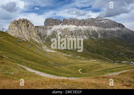 Escursioni nella catena del col Rodella delle Dolomiti, Italia Foto Stock