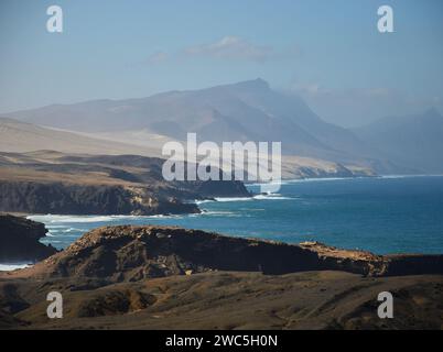 Costa occidentale del parco naturale Jandia nell'isola di Fuerteventura, Isole Canarie, Spagna Foto Stock