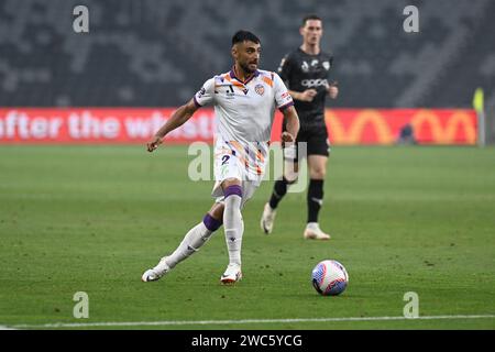 14 gennaio 2024; CommBank Stadium, Sydney, NSW, Australia: A-League Football, Perth Glory contro Wellington Phoenix; Johnny Koutroumbis di Perth Glory passa in attacco Foto Stock