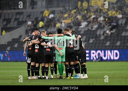 14 gennaio 2024; CommBank Stadium, Sydney, NSW, Australia: A-League Football, Perth Glory contro Wellington Phoenix; la squadra di Wellington si è riunita prima del calcio d'inizio Foto Stock