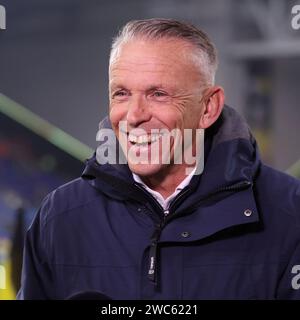 ARNHEM, PAESI BASSI - 14 GENNAIO: Allenatore Edward Sturing del Vitesse durante la partita olandese Eredivisie tra Vitesse e FC Utrecht allo Stadion Gelredome il 14 gennaio 2024 ad Arnhem, Paesi Bassi. (Foto di Ben Gal/Orange Pictures) Foto Stock