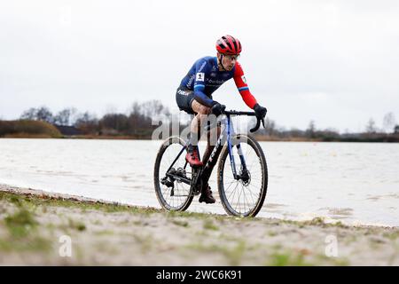 HOOGEVEEN - Lars van der Haar in azione durante i campionati olandesi di ciclocross (M) presso l'Hoogeveen Pavilion Nijstad. ANP BAS CZERWINSKI Foto Stock