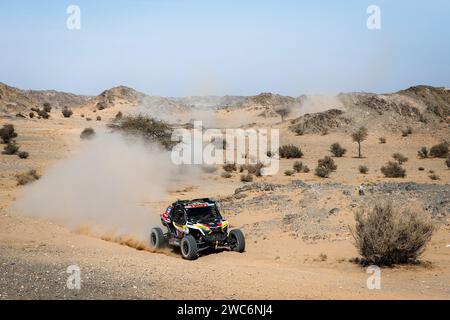 405 VAYSSADE Florent (fra), REY Nicolas (fra), Sébastien Loeb Racing - Bardahl Team, Polaris RZR Pro R, FIA SSV, azione durante la fase 7 della Dakar 2024 il 14 gennaio 2024 tra Riyadh e al Duwadimi, Arabia Saudita - foto Frédéric le Floc'h / DPPI Foto Stock