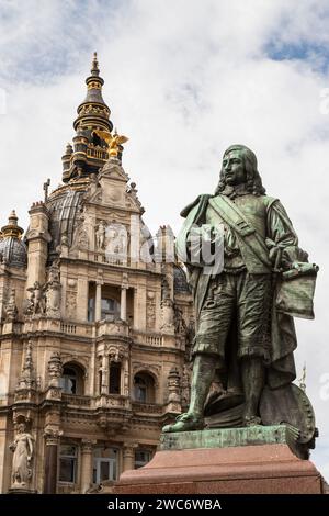 Scultura in bronzo del 1866 del pittore barocco fiammingo David Teniers II ad Anversa. Foto Stock