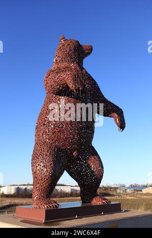 Dunbear, una scultura in acciaio di 5 metri di Andy Scott, creata come tributo al naturalista pionieristico John Muir (1838-1914), Dunbar, Scozia Foto Stock