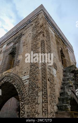 Sultan Han è un grande caravanserraglio selgiuchide del XIII secolo situato nella città di Sultanhanı, provincia di Aksaray, Turchia. Foto Stock