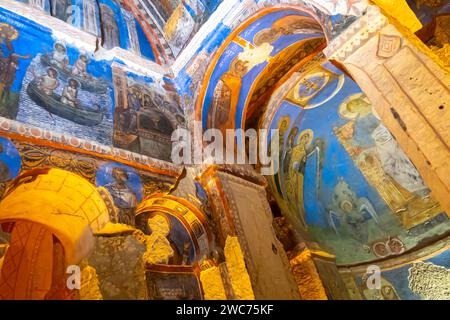 interno della Tokalı Kilise (la Chiesa della Fibbia), situata all'interno del complesso del Museo all'Aperto di Göreme a Cappadocia, Turchia Foto Stock