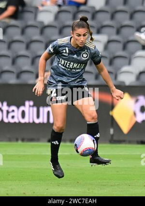 Parramatta, Australia. 14 gennaio 2024. Victoria Frances Bruce del Western Sydney Wanderers FC visto in azione durante la partita di Unity Round della stagione femminile A-League 2023-24 tra il Western Sydney Wanderers FC e il Melbourne City FC al CommBank Stadium. Punteggio finale; Western Sydney Wanderers FC 1:0 Melbourne City FC. Credito: SOPA Images Limited/Alamy Live News Foto Stock