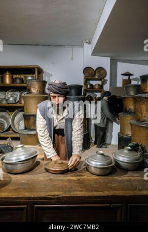 Oggetti etnografici e animazioni nel Museo della città di Tokat in turchia. Foto Stock