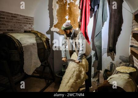 Oggetti etnografici e animazioni nel Museo della città di Tokat in turchia. Foto Stock