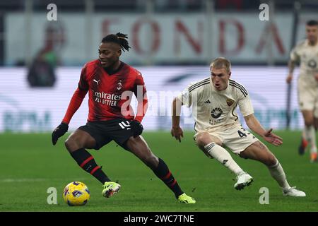 Milano, Italia. 14 gennaio 2024. Rafael Leao del Milan in azione durante la partita di serie A tra AC Milan e AS Roma allo Stadio Giuseppe Meazza il 14 gennaio 2024 a Milano. Crediti: Marco Canoniero/Alamy Live News Foto Stock