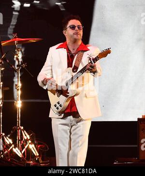 Anaheim, USA. 14 gennaio 2024. Lovelytheband - Mitchy Collins si esibisce sul palco all'alter EGO DI iHeartRadio del 2024 all'Honda Center il 13 gennaio 2024 ad Anaheim, California. Foto: C Flanigan/imageSPACE credito: Imagespace/Alamy Live News Foto Stock