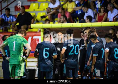 Javier Mascherano, allenatore della Nazionale argentina Under-20 che dà istruzioni ai suoi giocatori, luglio 2022, Alcudia, Valencia, Spagna. Foto Stock