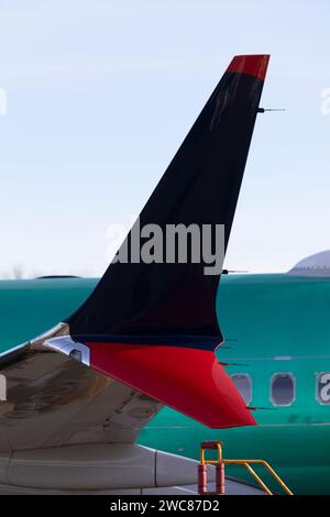 Renton, Washington, USA. 14 gennaio 2024. Dettaglio Winglet di un Aeroméxico 737 MAX in produzione presso la fabbrica Boeing Renton. La Federal Aviation Administration degli Stati Uniti ha annunciato una maggiore supervisione della produzione e della produzione di Boeing a seguito di un incidente su un Boeing Model 737-9 MAX in cui l'aeromobile ha perso una spina della porta passeggeri durante il volo. Credito: Paul Christian Gordon/Alamy Live News Foto Stock